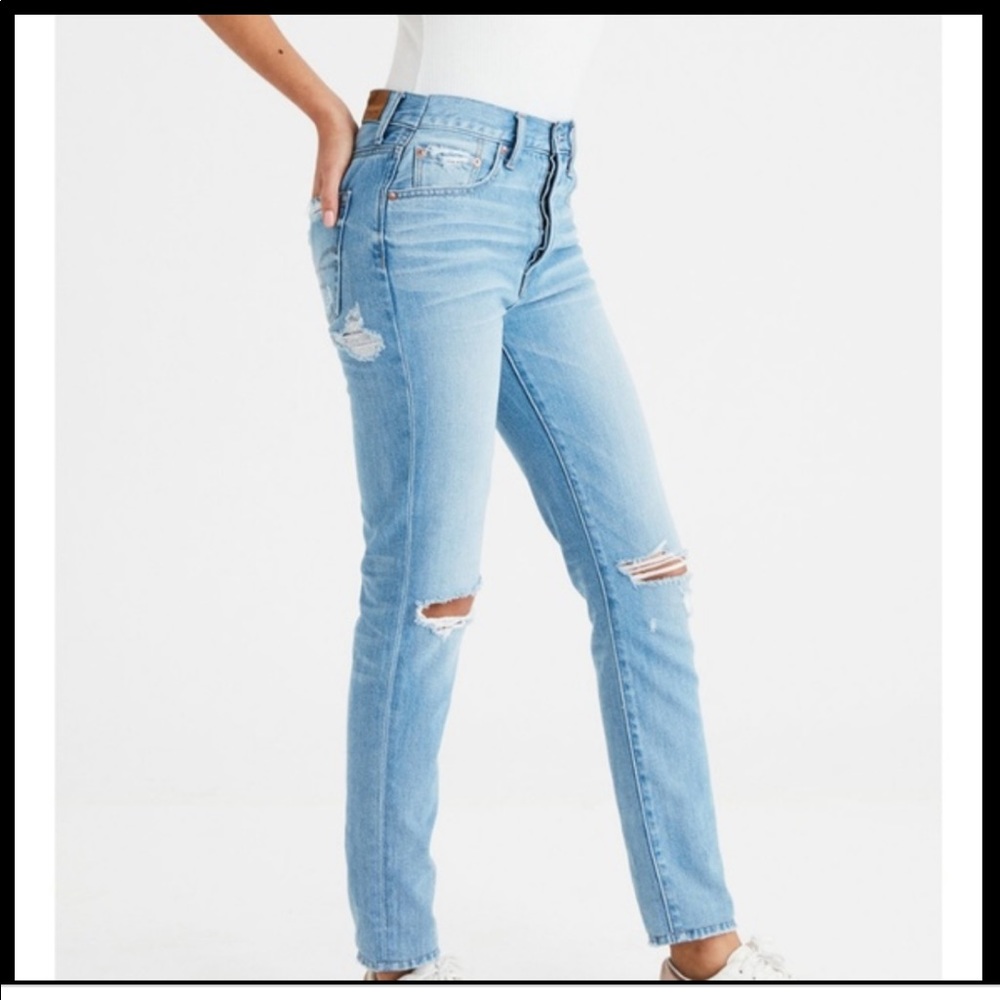 American Eagle Hi Rise Girlfriend Distressed Jeans